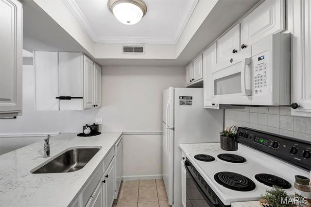 425 S Geyer Road H, St Louis, MO 63122