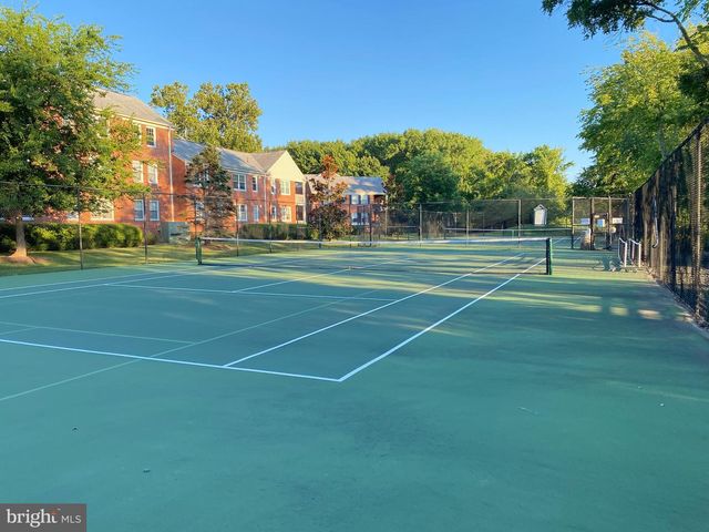 6620 E WAKEFIELD DR #B1, Alexandria, VA 22307