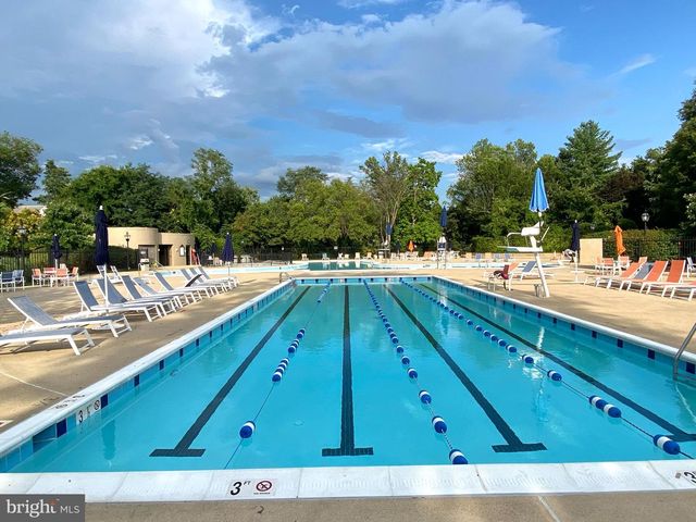 6620 E WAKEFIELD DR #B1, Alexandria, VA 22307