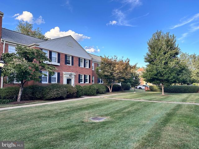 6620 E WAKEFIELD DR #B1, Alexandria, VA 22307
