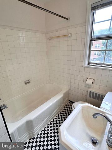 6620 E WAKEFIELD DR #B1, Alexandria, VA 22307