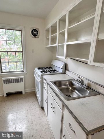 6620 E WAKEFIELD DR #B1, Alexandria, VA 22307
