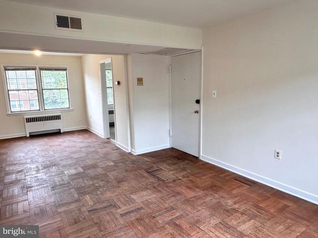 6620 E WAKEFIELD DR #B1, Alexandria, VA 22307