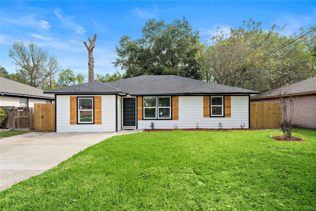 6210 Rolland Street, Houston, TX 77091