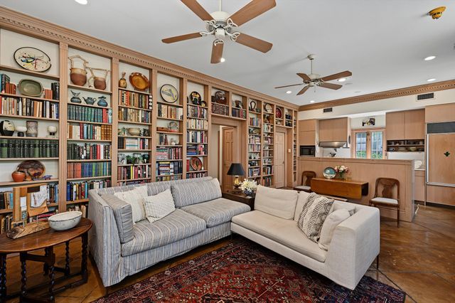 1990 W Clay Street, Houston, TX 77019