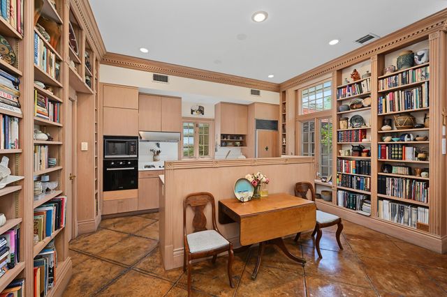 1990 W Clay Street, Houston, TX 77019