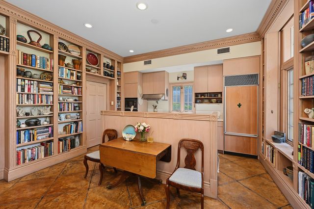 1990 W Clay Street, Houston, TX 77019