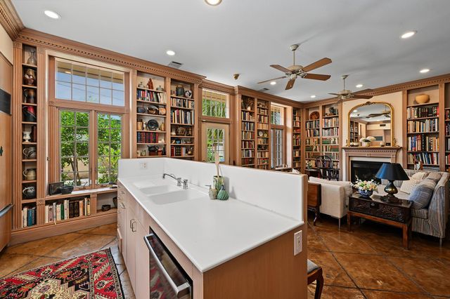 1990 W Clay Street, Houston, TX 77019