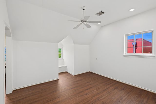 1990 W Clay Street, Houston, TX 77019