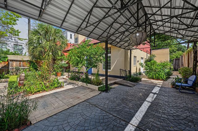1990 W Clay Street, Houston, TX 77019