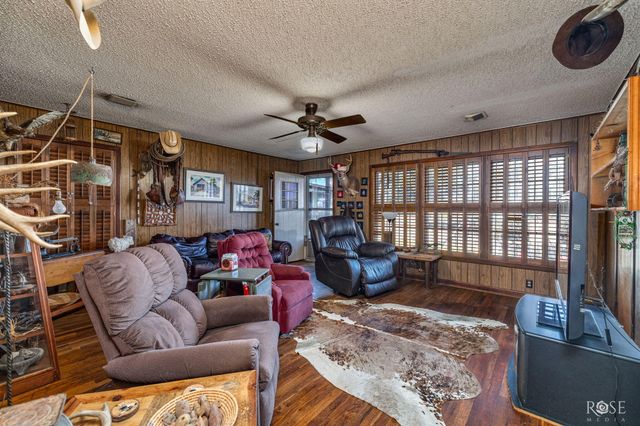 307 W 8th Street, Sonora, TX 76950