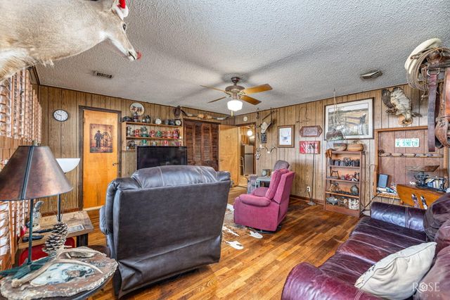 307 W 8th Street, Sonora, TX 76950