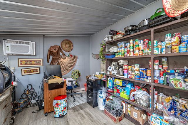 307 W 8th Street, Sonora, TX 76950