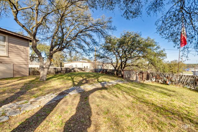 307 W 8th Street, Sonora, TX 76950