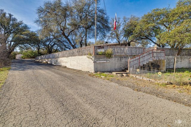 307 W 8th Street, Sonora, TX 76950