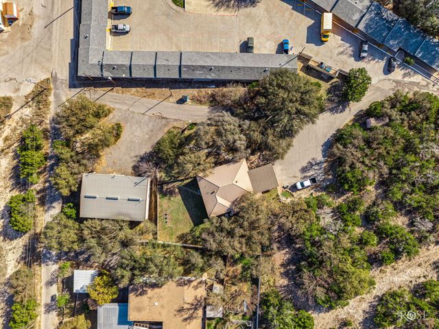 307 W 8th Street, Sonora, TX 76950