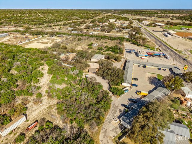 307 W 8th Street, Sonora, TX 76950