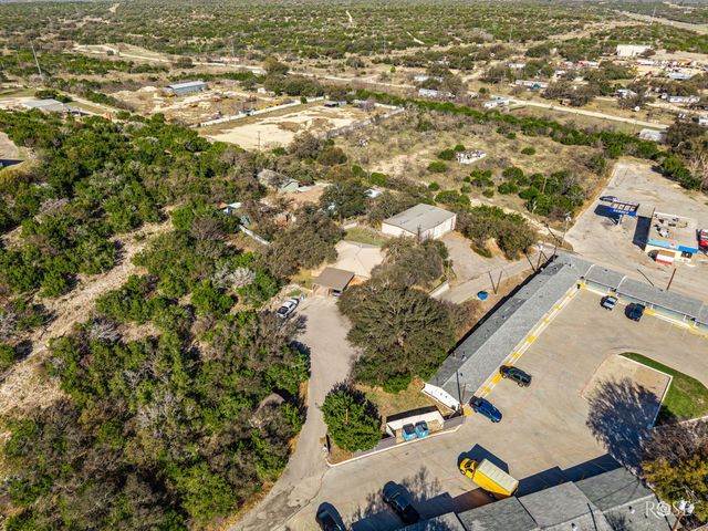 307 W 8th Street, Sonora, TX 76950