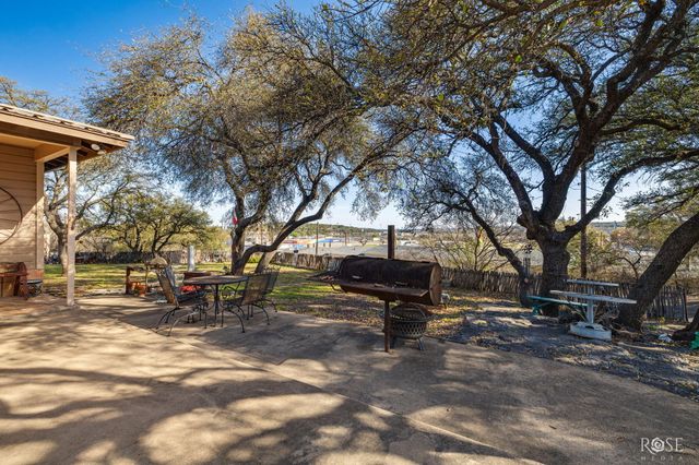 307 W 8th Street, Sonora, TX 76950