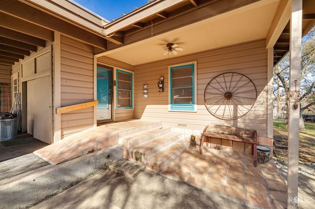 307 W 8th Street, Sonora, TX 76950