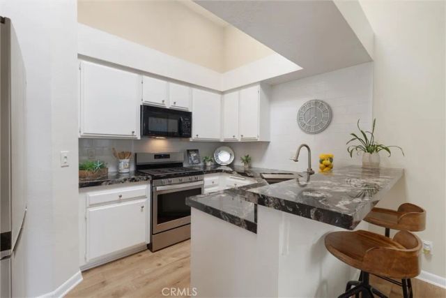 4802 Tiara 204, Huntington Beach, CA 92649