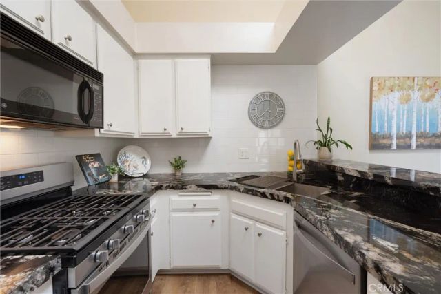 4802 Tiara 204, Huntington Beach, CA 92649