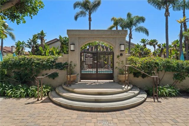 4802 Tiara 204, Huntington Beach, CA 92649
