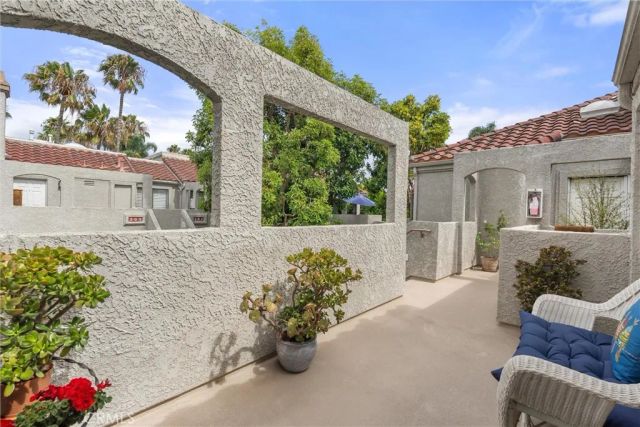 4802 Tiara 204, Huntington Beach, CA 92649