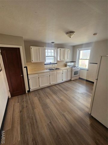 7041 Dartmouth Avenue, St Louis, MO 63130