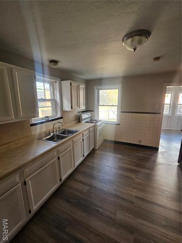 7041 Dartmouth Avenue, St Louis, MO 63130