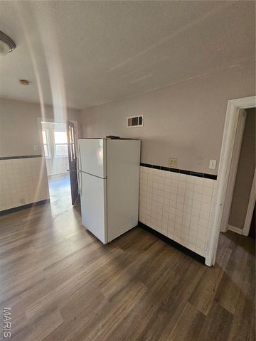 7041 Dartmouth Avenue, St Louis, MO 63130