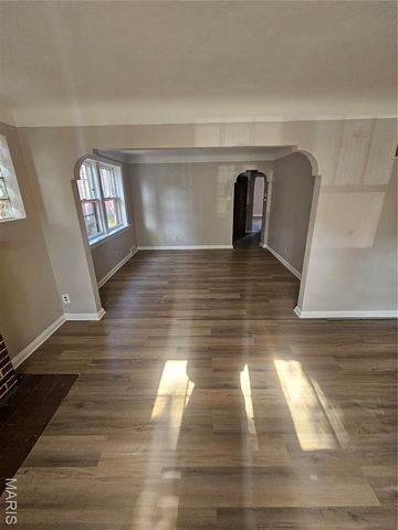 7041 Dartmouth Avenue, St Louis, MO 63130