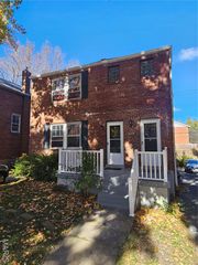 7041 Dartmouth Avenue, St Louis, MO 63130