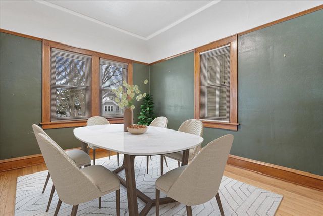 6611 W Moltke AVENUE, Milwaukee, WI 53210