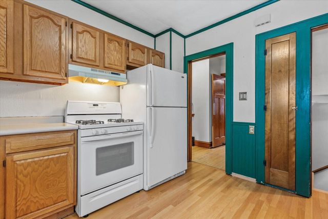 6611 W Moltke AVENUE, Milwaukee, WI 53210