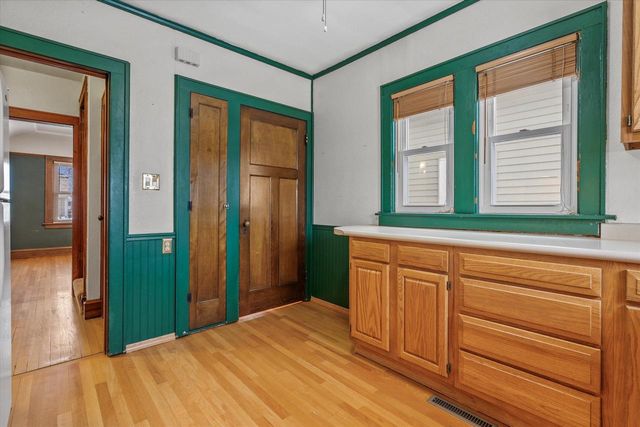 6611 W Moltke AVENUE, Milwaukee, WI 53210