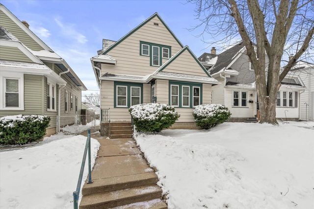 6611 W Moltke AVENUE, Milwaukee, WI 53210