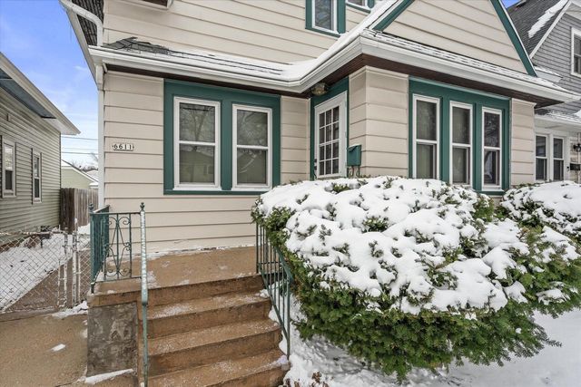 6611 W Moltke AVENUE, Milwaukee, WI 53210