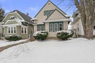 6611 W Moltke AVENUE, Milwaukee, WI 53210