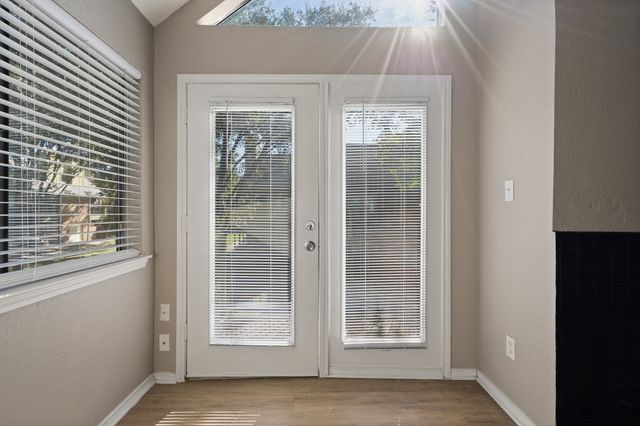 9831 Walnut Street 205, Dallas, TX 75243