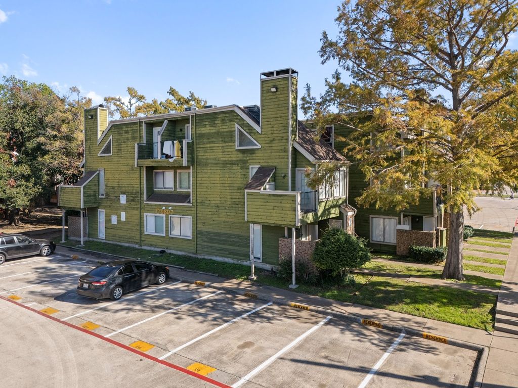 9831 Walnut Street 205, Dallas, TX 75243
