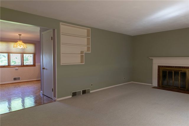 290 Sandalwood Drive, Greece, NY 14616
