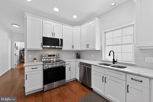 11 BRADLEY DR, Wilmington, DE 19803
