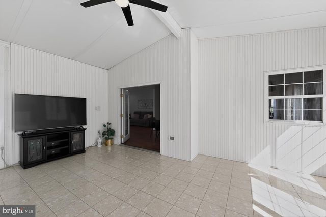 11 BRADLEY DR, Wilmington, DE 19803