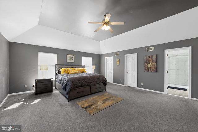 11 BRADLEY DR, Wilmington, DE 19803