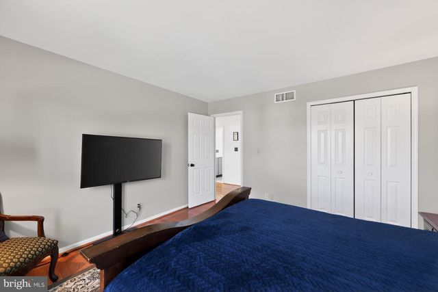 11 BRADLEY DR, Wilmington, DE 19803