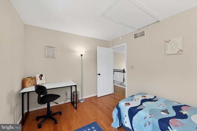 11 BRADLEY DR, Wilmington, DE 19803