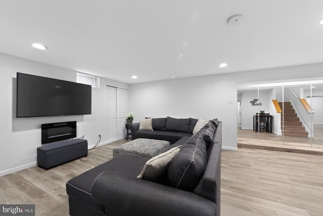 11 BRADLEY DR, Wilmington, DE 19803