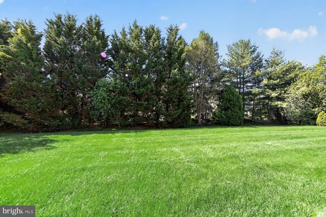 11 BRADLEY DR, Wilmington, DE 19803