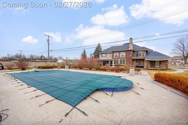 6616 Fairwood Drive, Dearborn Heights, MI 48127